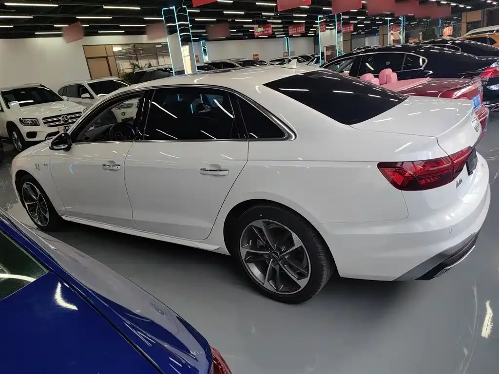Audi A4L 2024 из CN, фото 5