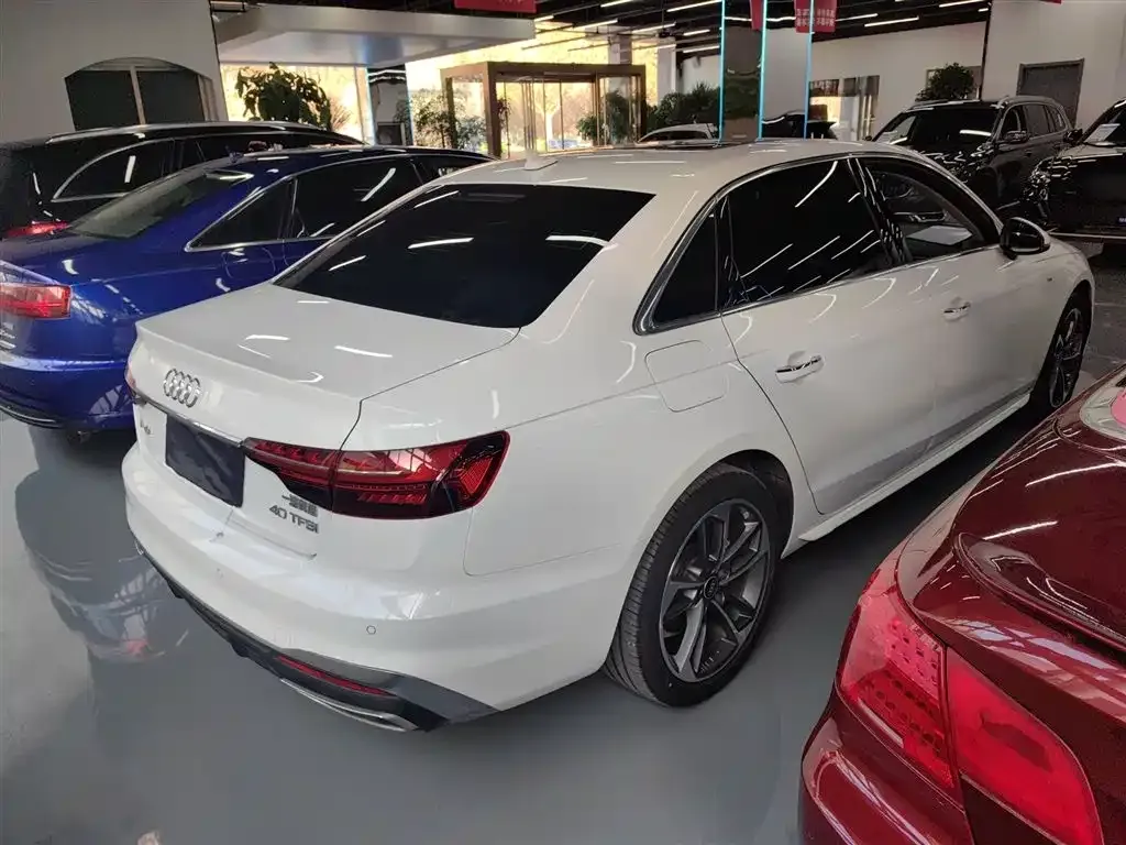 Audi A4L 2024 из CN, фото 7