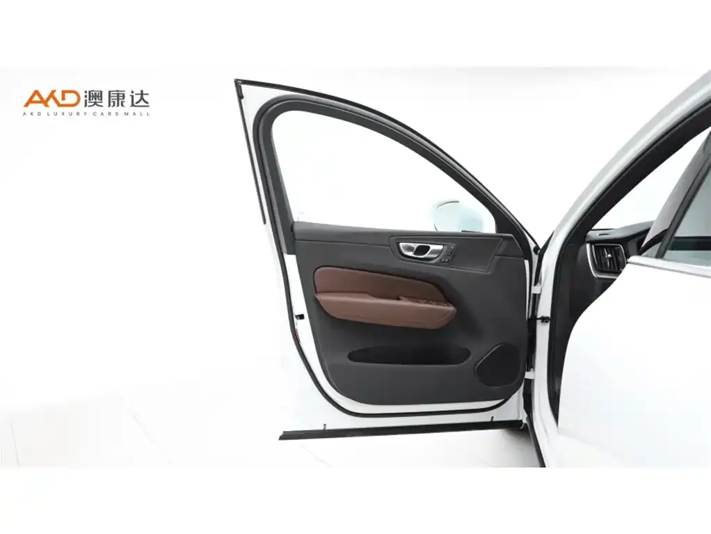Volvo XC60 2024 из CN, фото 10