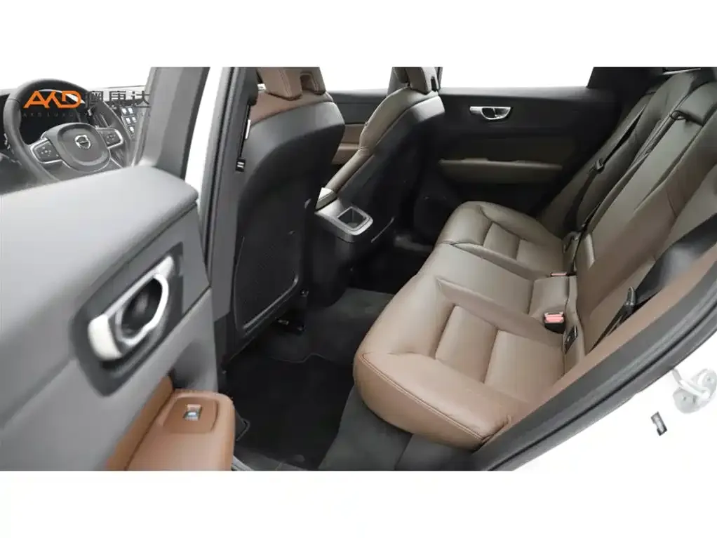 Volvo XC60 2024 из CN, фото 5
