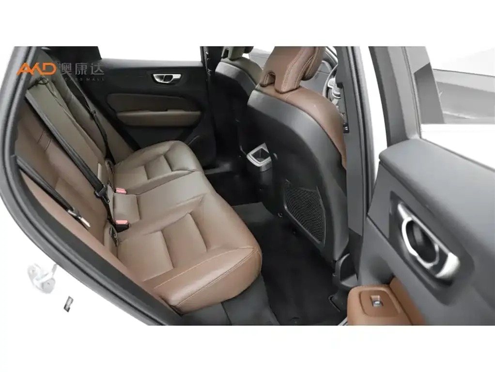 Volvo XC60 2024 из CN, фото 4