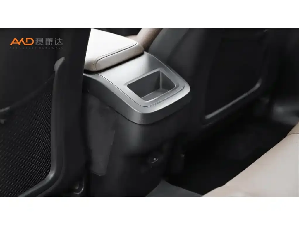 Volvo XC60 2024 из CN, фото 8