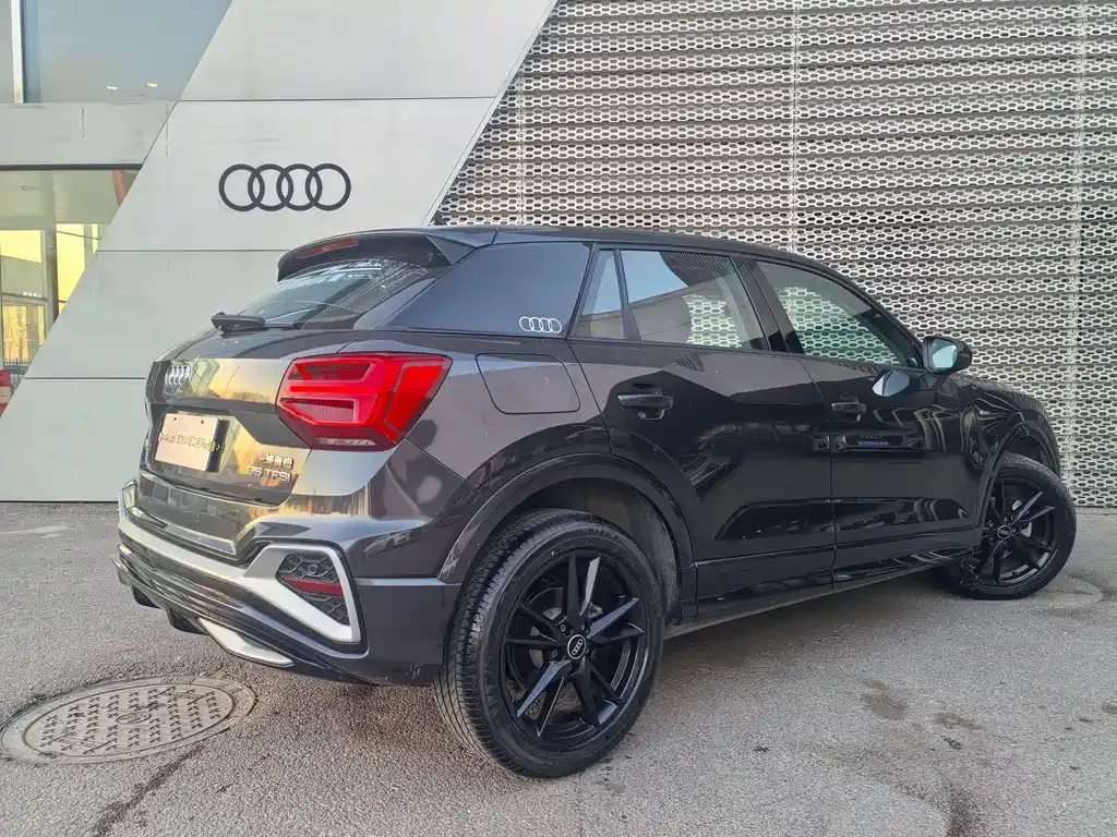 Audi Q2L 2023 из CN, фото 9