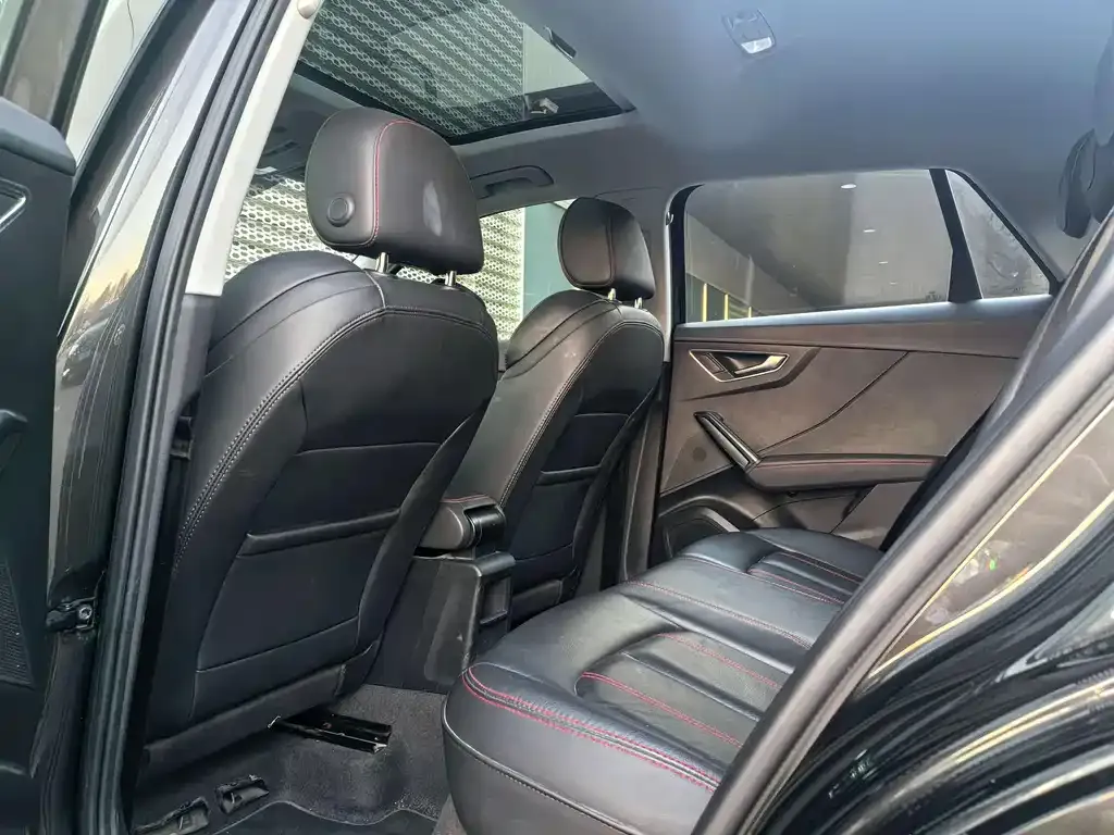 Audi Q2L 2023 из CN, фото 2