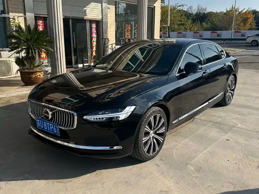 Volvo S90 2024 из CN, фото 1