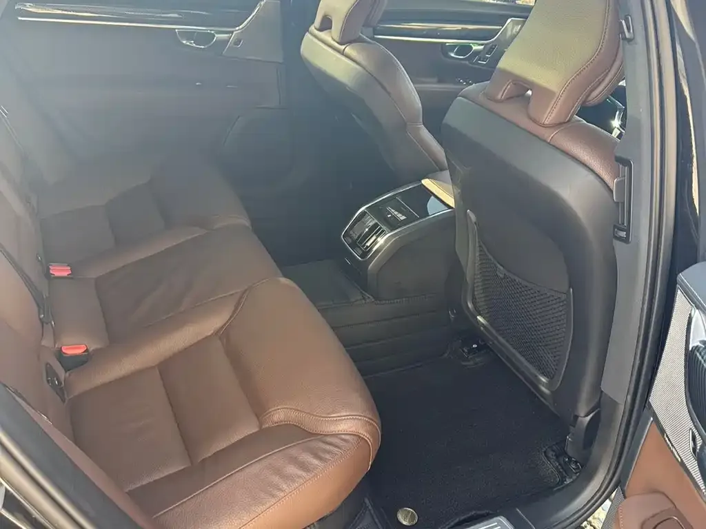 Volvo S90 2024 из CN, фото 5