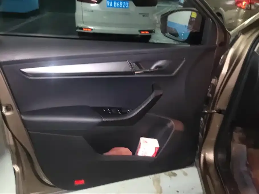 Skoda Karoq 2021 из CN, фото 3