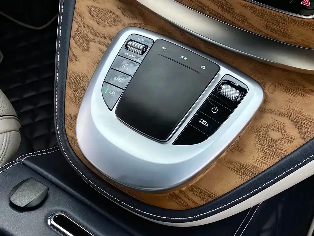 Mercedes-Benz V-Class 2021 из CN, фото 7