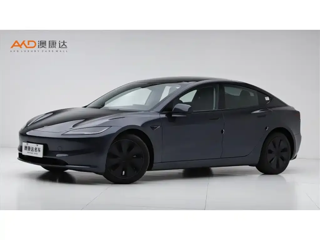 Tesla Model 3 — фото 1