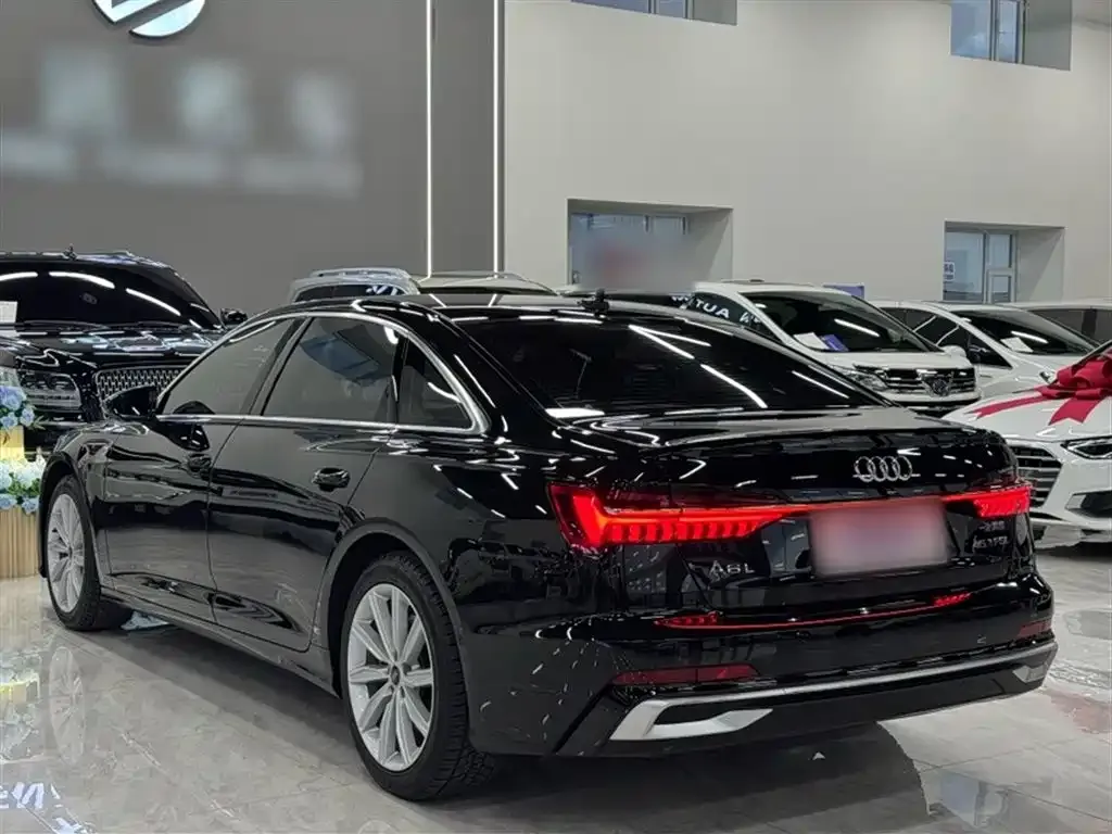 Audi A6L 2023 из CN, фото 4