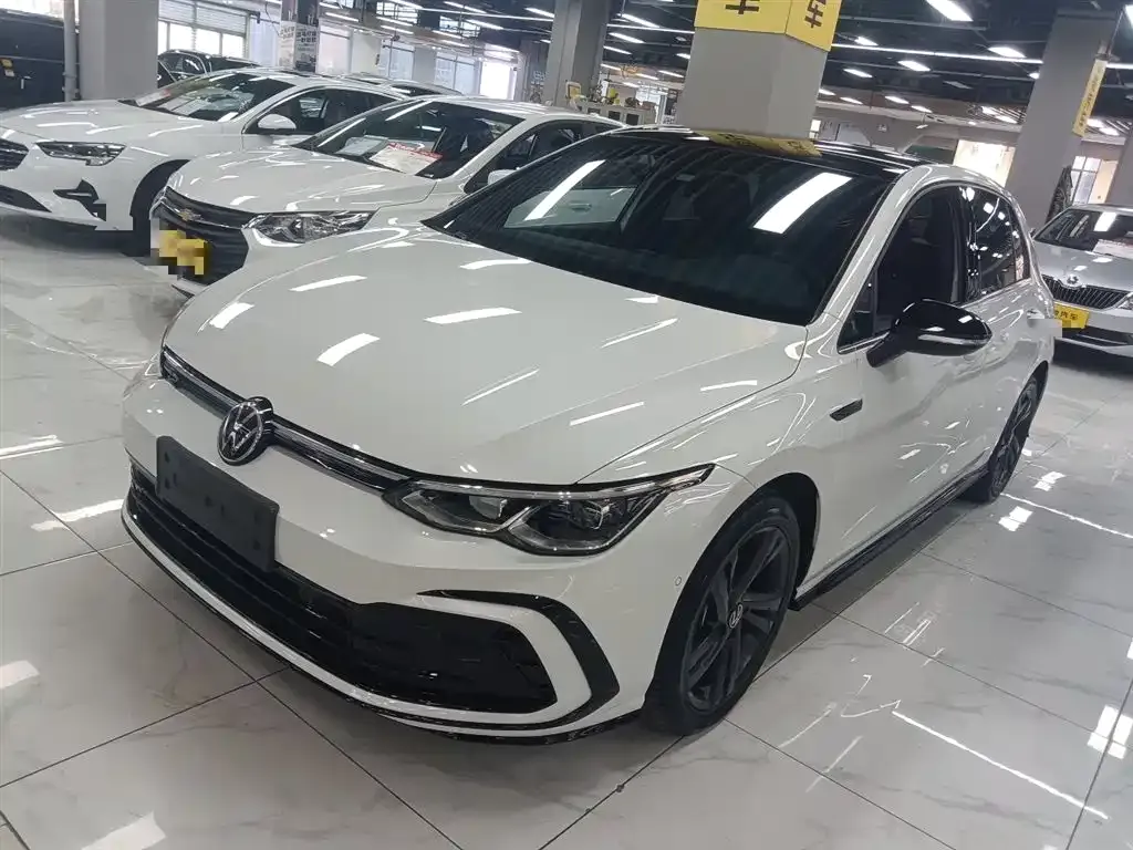 Volkswagen Golf 2023 из CN, фото 1