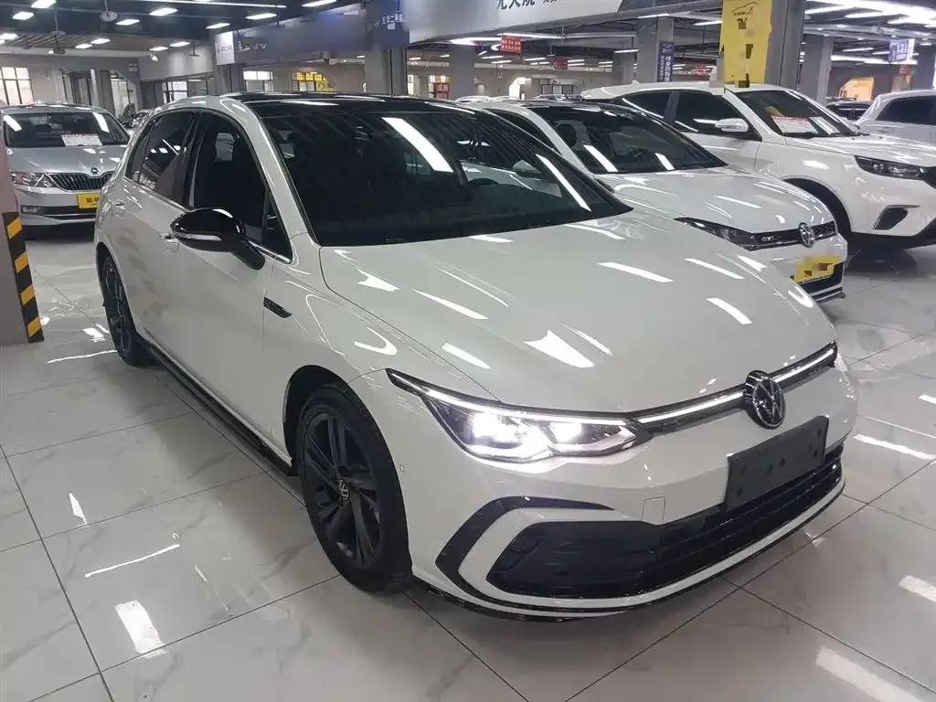 Volkswagen Golf 2023 из CN, фото 4