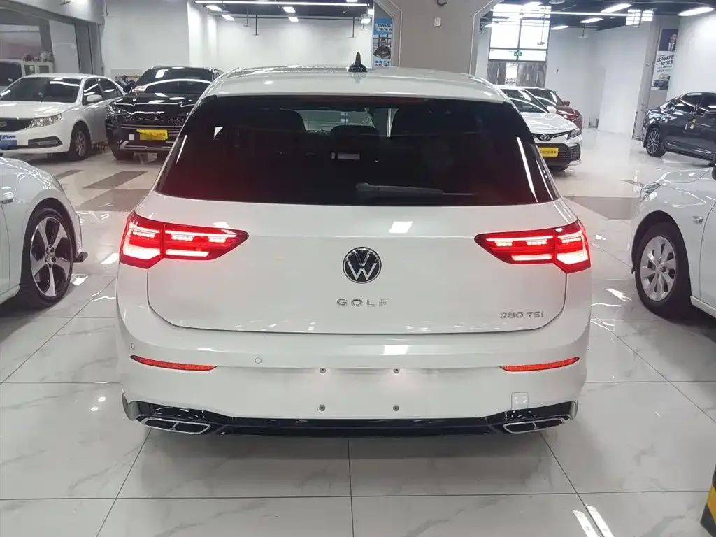 Volkswagen Golf 2023 из CN, фото 6