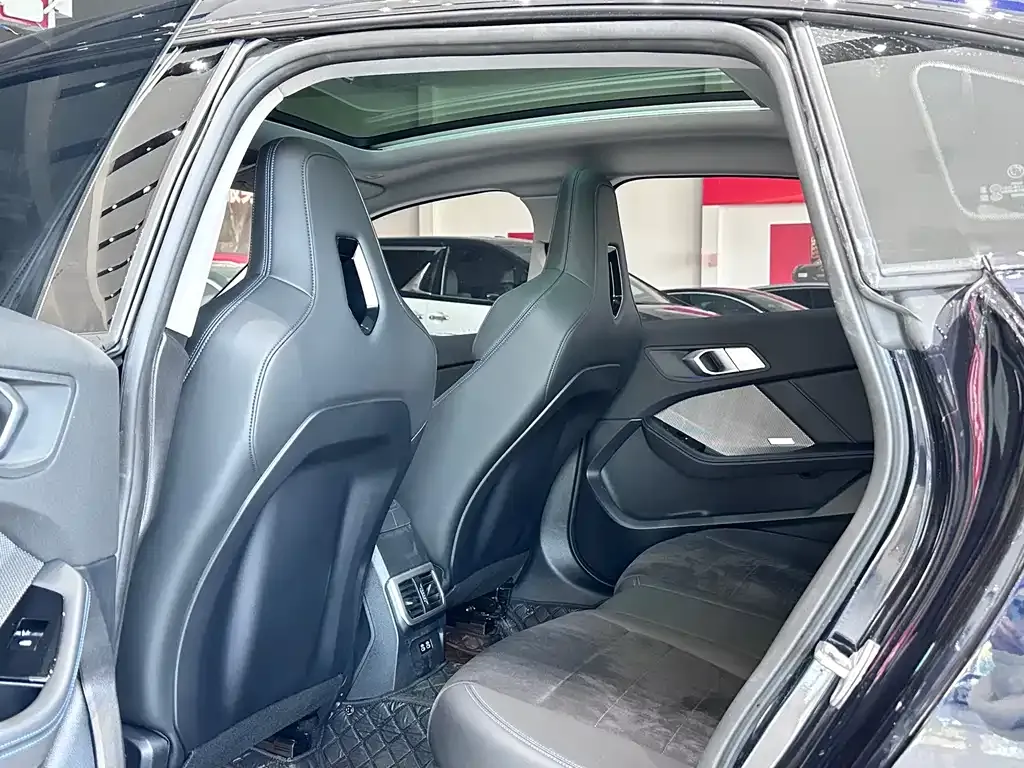 BMW 2 Series 2025 из CN, фото 8