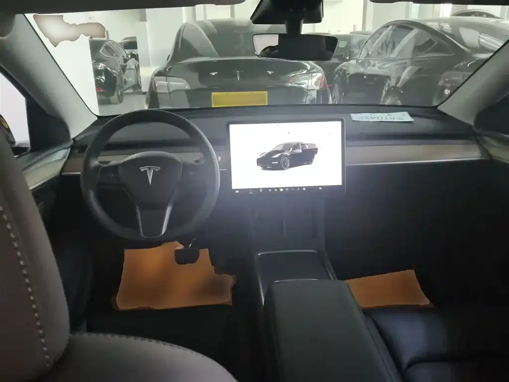 Tesla Model Y — фото 6