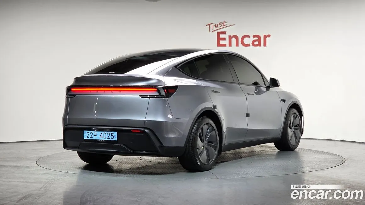 Tesla Model Y — фото 7