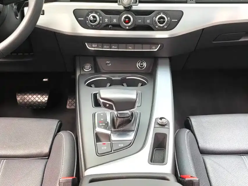 Audi A4L 2023 из CN, фото 8
