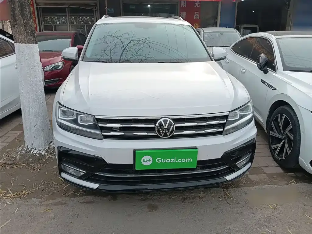 Volkswagen Tiguan L — фото 9