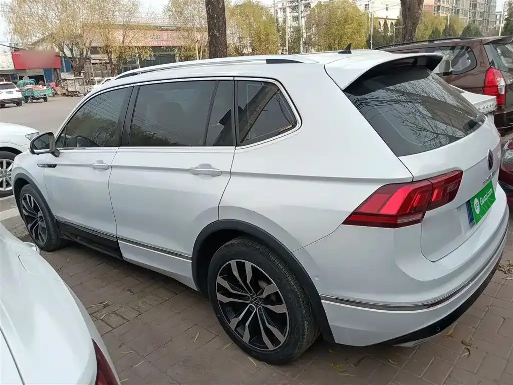 Volkswagen Tiguan L — фото 8