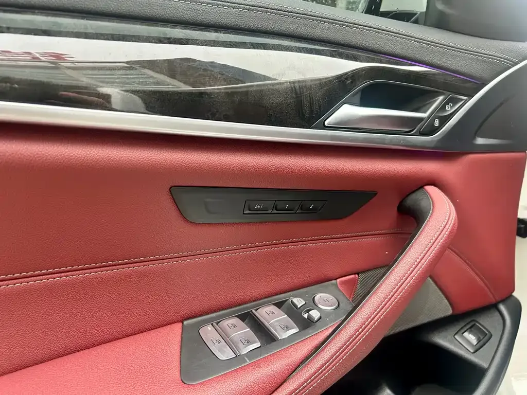 BMW 5 Series 2022 из CN, фото 9