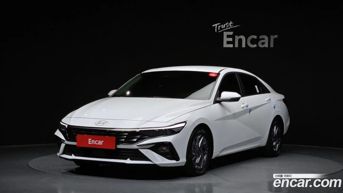 Hyundai AVANTE — фото 1