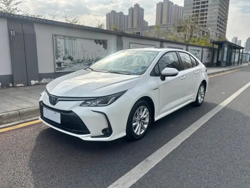 Toyota Corolla 2024 из CN, фото 1