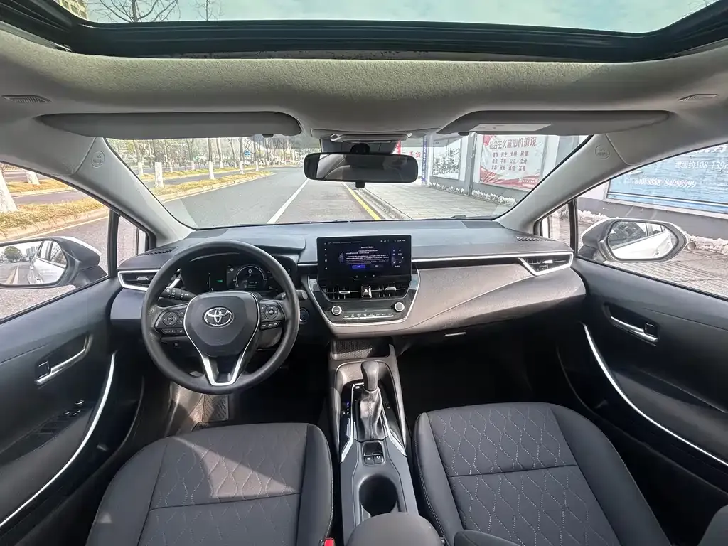 Toyota Corolla 2024 из CN, фото 7