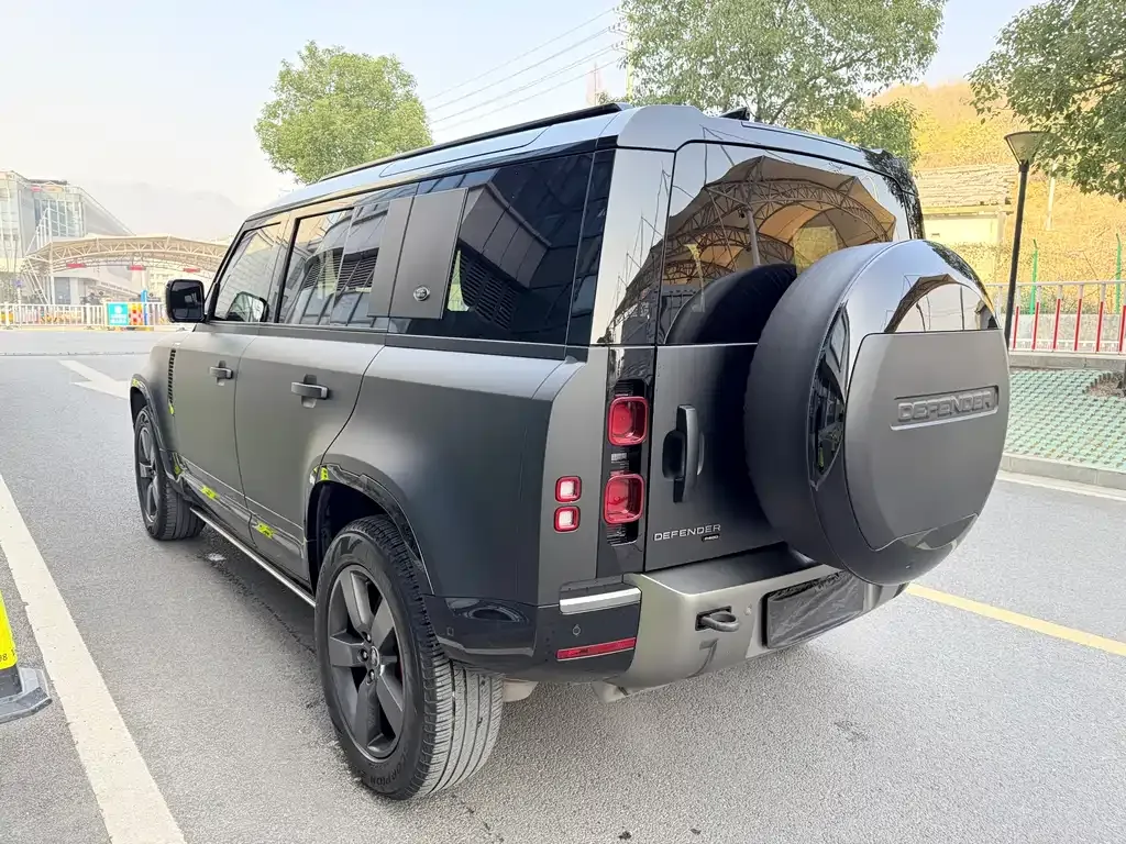 Land Rover Defender — фото 9