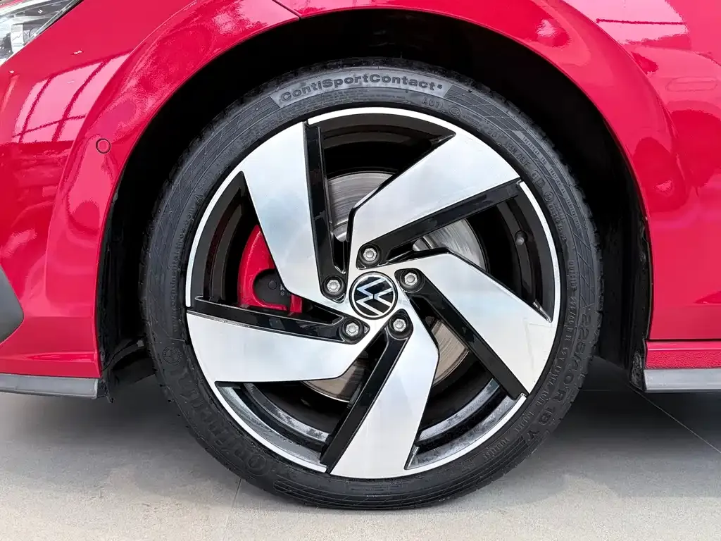 Volkswagen Golf GTI — фото 7