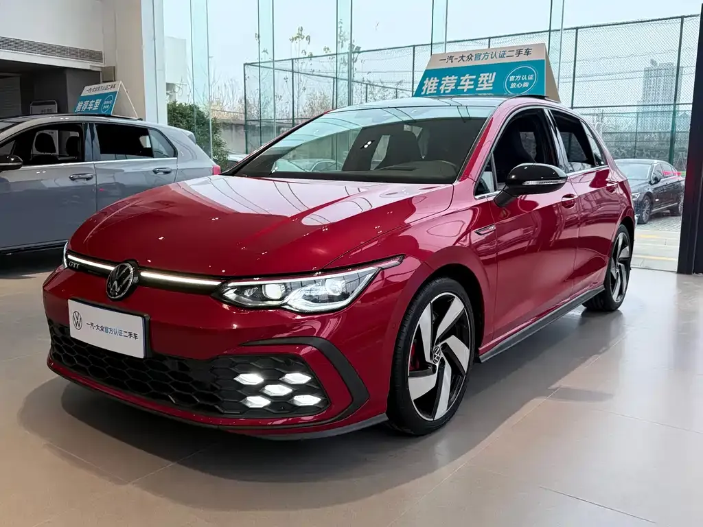 Volkswagen Golf GTI — фото 10