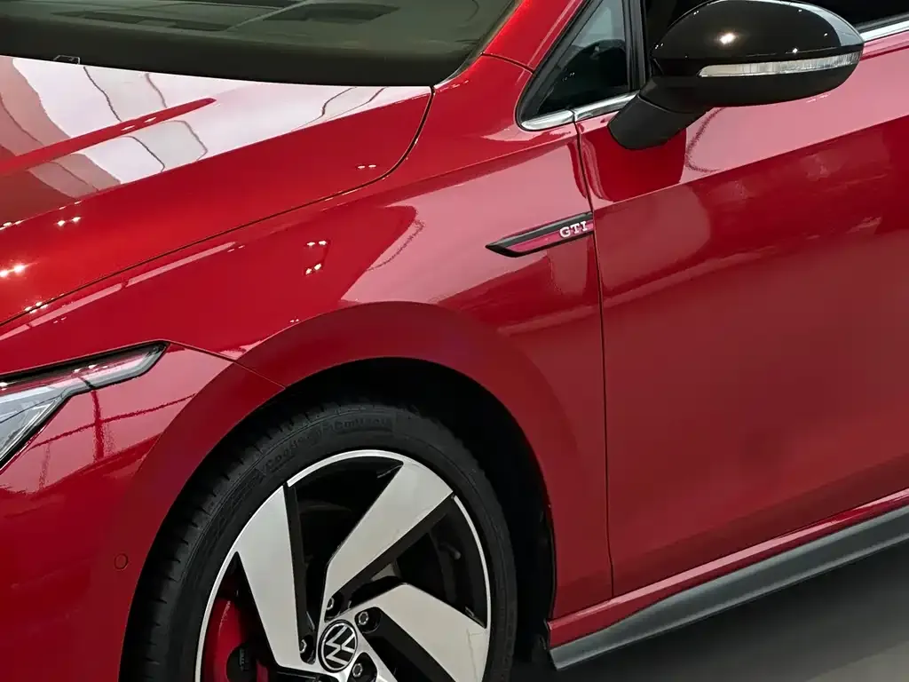 Volkswagen Golf GTI — фото 6