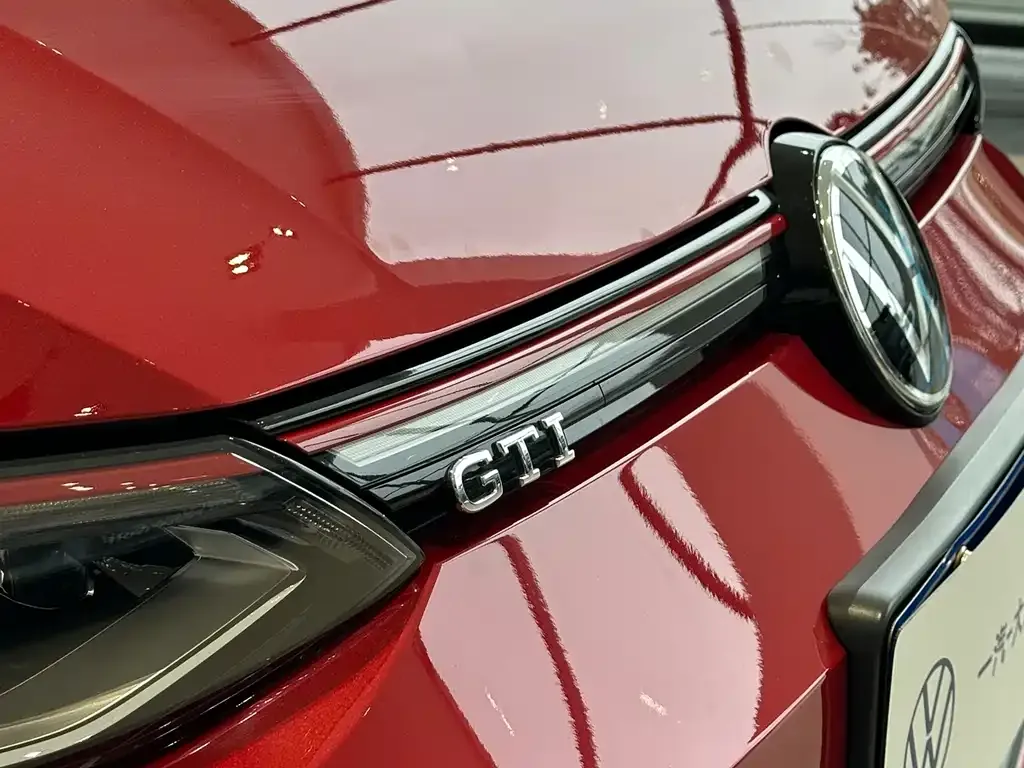 Volkswagen Golf GTI — фото 9