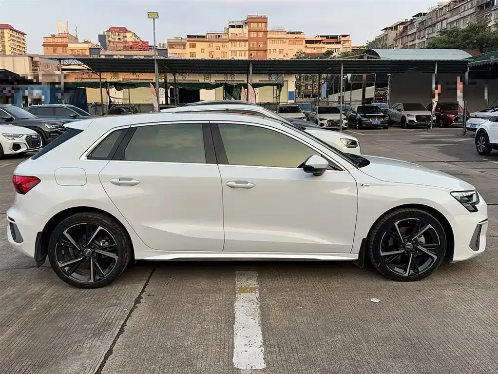 Audi A3 2022 из CN, фото 9