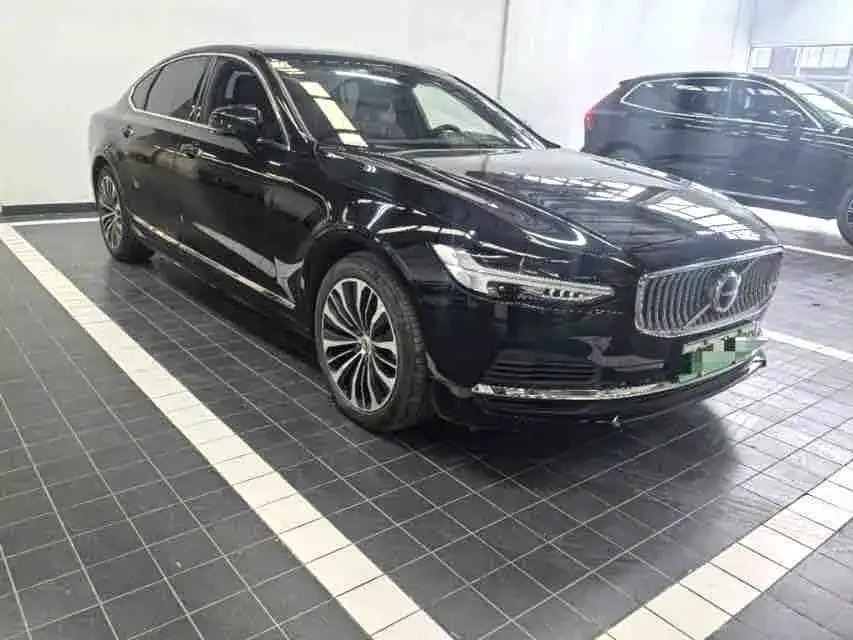 Volvo S90 PHEV 2023 из CN, фото 3