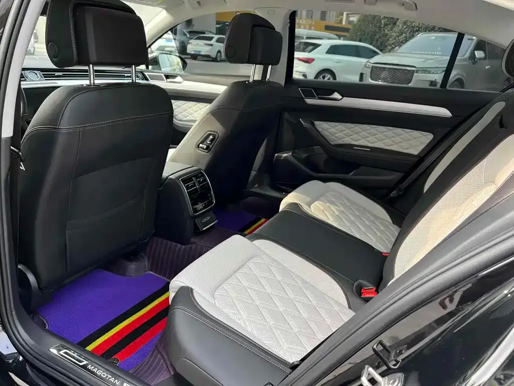 Volkswagen Magotan 2023 из CN, фото 6