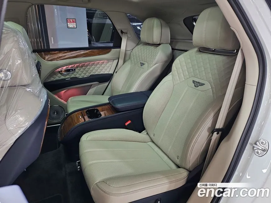 Bentley Bentayga 2021 из KR, фото 2