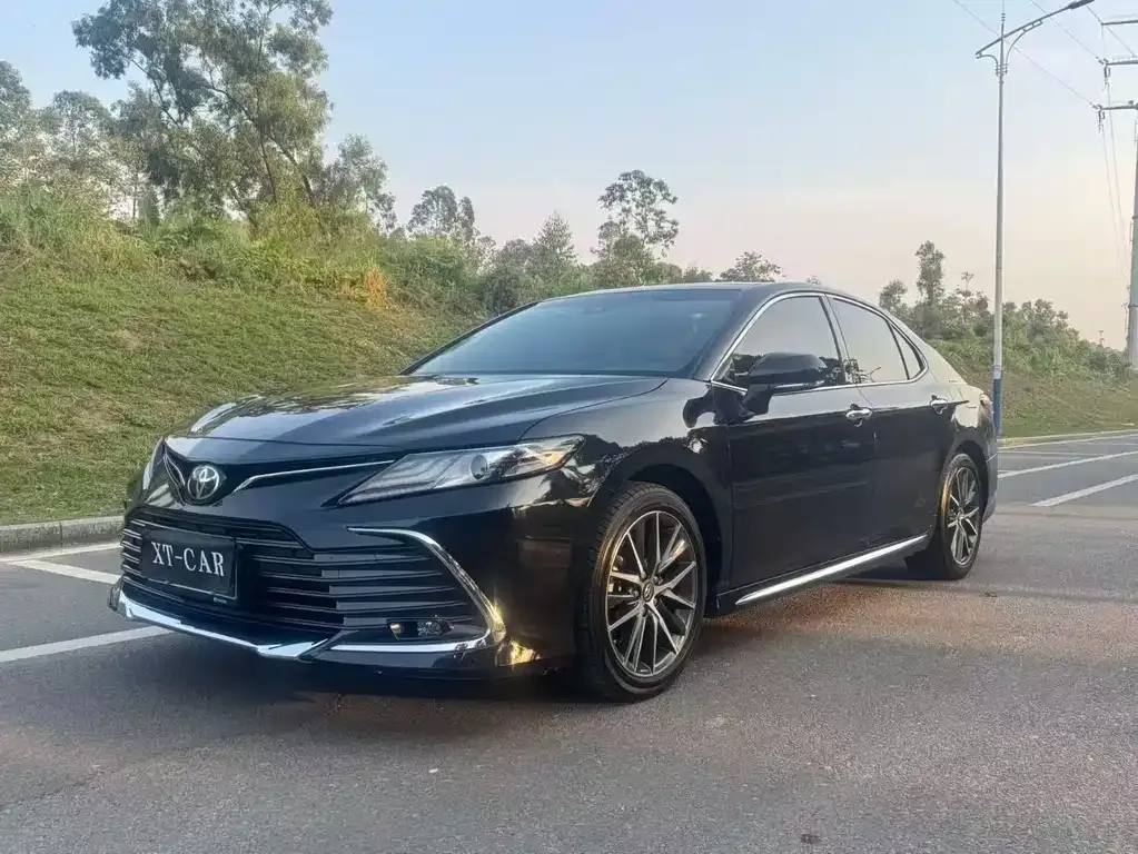 Toyota Camry 2023 из CN, фото 1