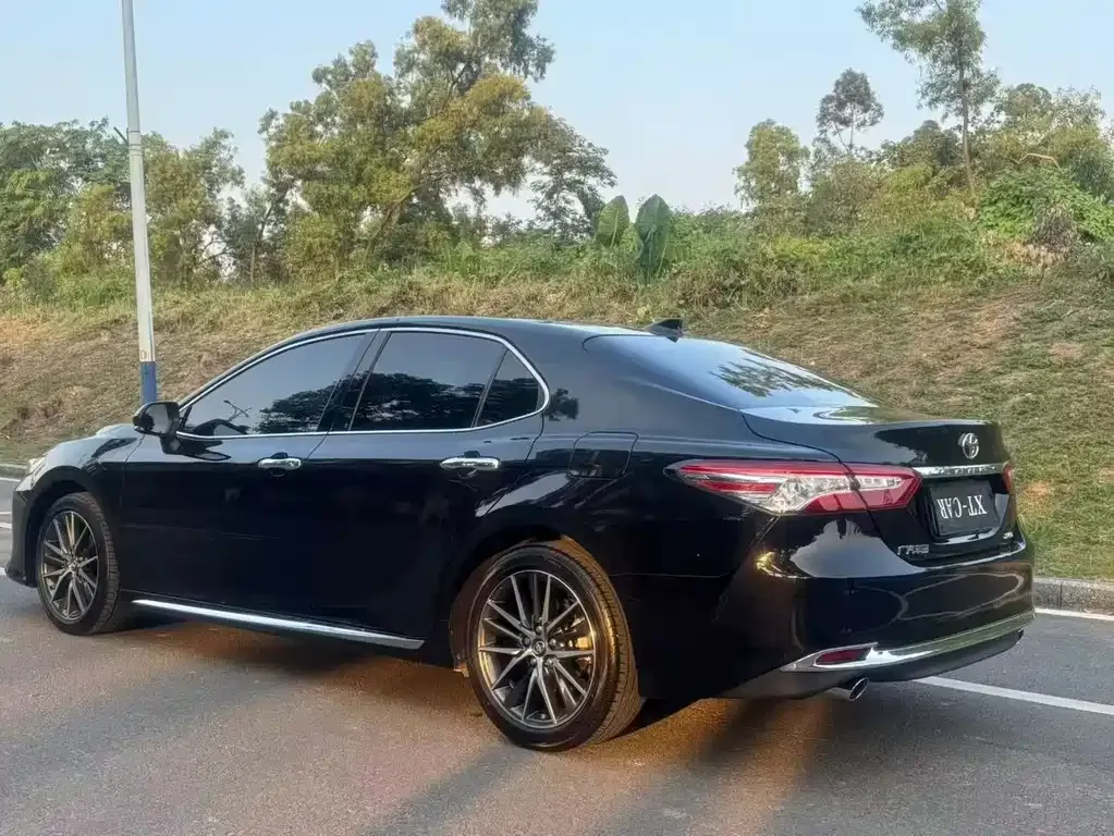 Toyota Camry 2023 из CN, фото 8