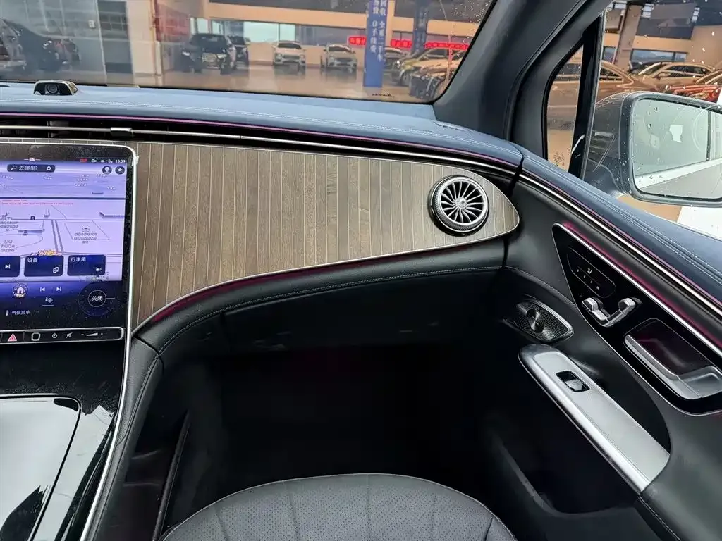 Mercedes-Benz EQE SUV 2023 из CN, фото 10