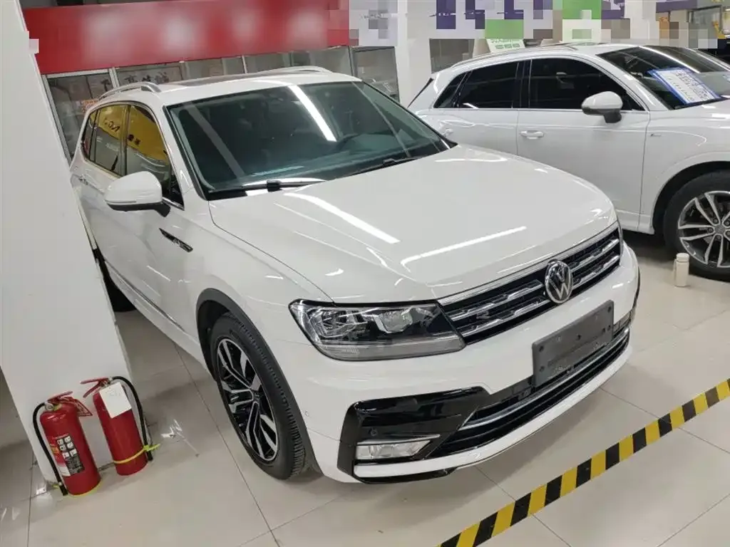 Volkswagen Tiguan L — фото 3
