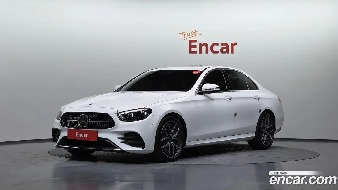 Mercedes-Benz E-Class — фото 1