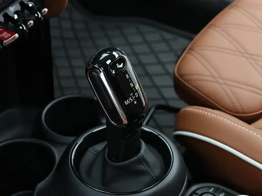 MINI Cooper (3-door) 2023 из CN, фото 2