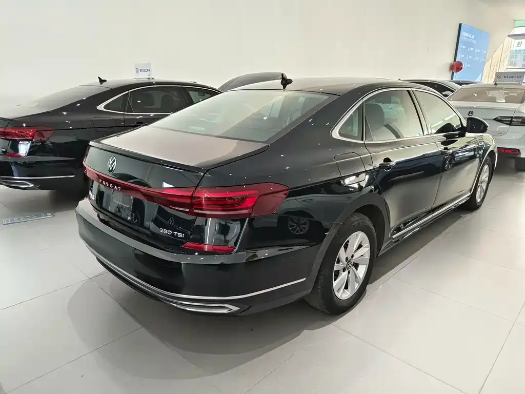 Volkswagen Passat 2023 из CN, фото 3