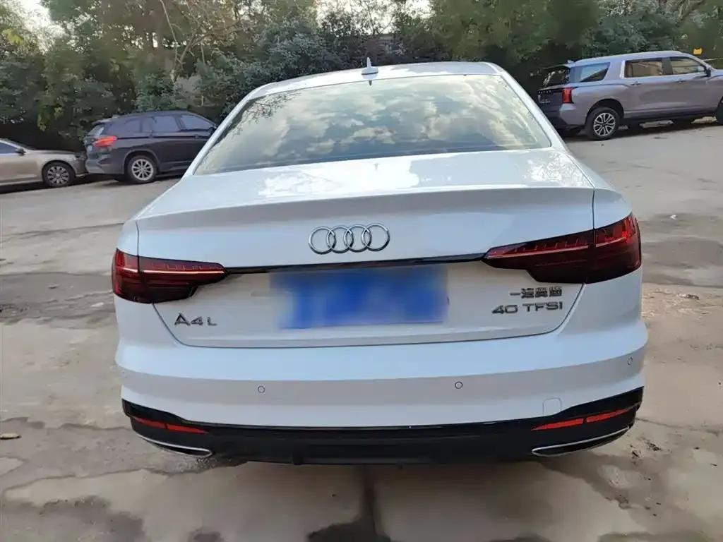 Audi A4L 2024 из CN, фото 4