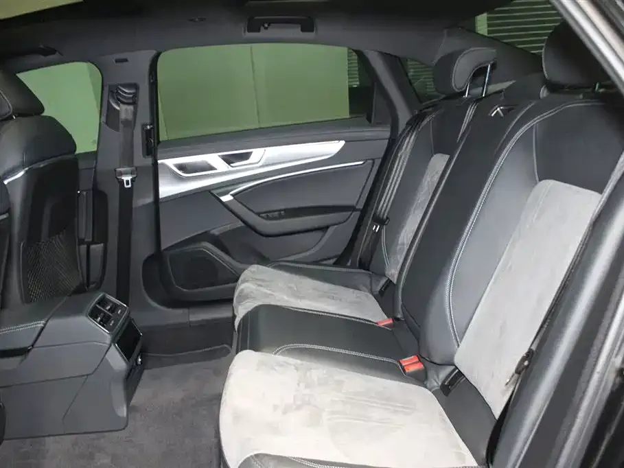 Audi A6L 2024 из CN, фото 9