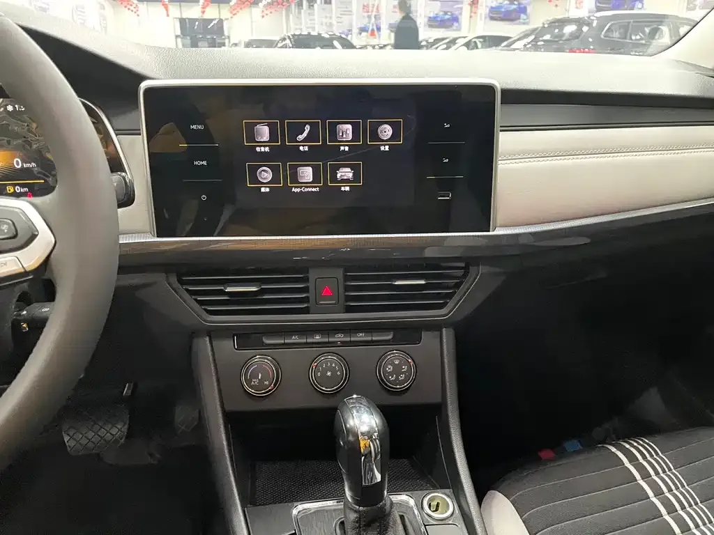 Volkswagen Bora 2023 из CN, фото 10