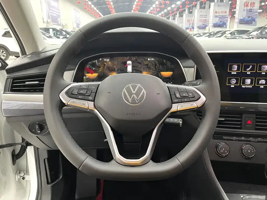 Volkswagen Bora 2023 из CN, фото 7