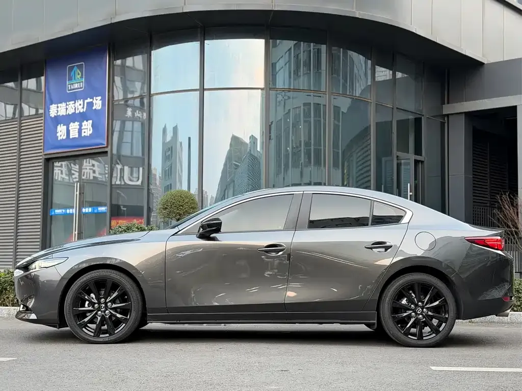 Mazda 3 Axela 2025 из CN, фото 3