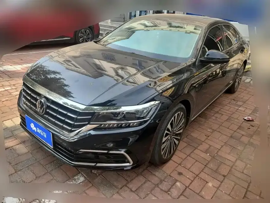Volkswagen Passat — фото 1
