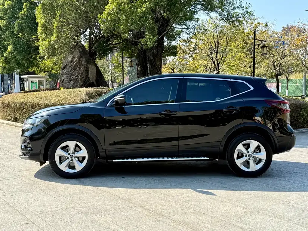 Nissan Qashqai — фото 8